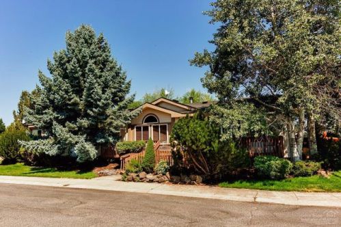 1125 Collomia Dr, Eagle Crest, OR 97756-9599