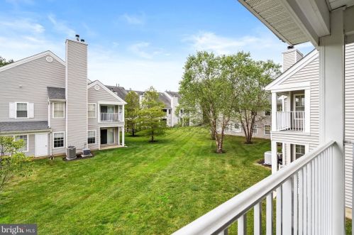 514 Eagles Chase Dr, Trenton NJ  08648-2539 exterior