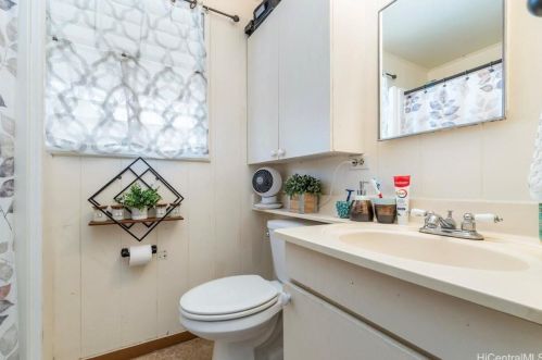 528 Ihe St, Honolulu HI  96817-2237 exterior