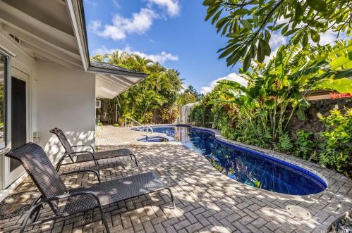 4777 Farmers Rd, Honolulu HI  96816-5444 exterior