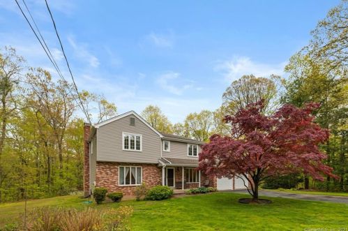 71 Applewood Ln, Glastonbury, CT 06033-3802