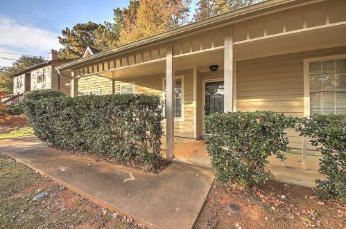 3900 Wood Path Ln, Stone Mountain, GA 30083-4661