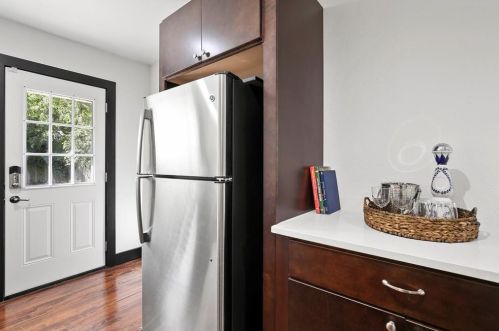 4247 Cresthaven Rd, Dallas TX  75209-3009 exterior