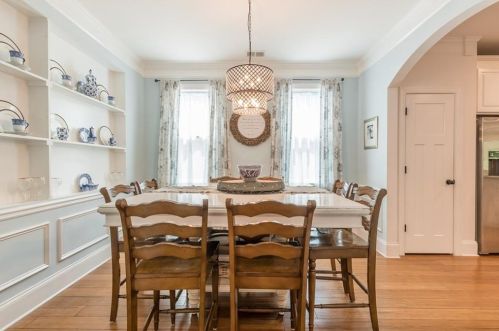 1648 Beacon Hill Blvd, Atlanta GA  30329-2556 exterior