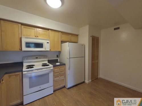 1206 Sayre Dr, Princeton NJ  08540-5829 exterior