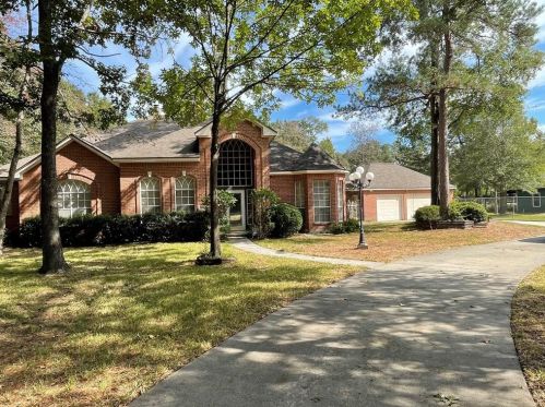 14181 Horseshoe Bnd, Conroe, TX 77384-3521