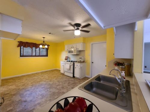 178 Greenleaf Ln, Conroe TX  77304-2523 exterior