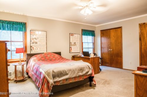 14 Cornell Ct, Tinton Falls NJ 07724-9720 exterior