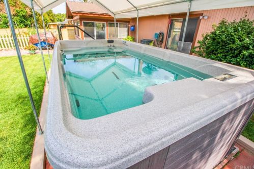1621 Sumac Ln, Anaheim CA  92804-6653 exterior