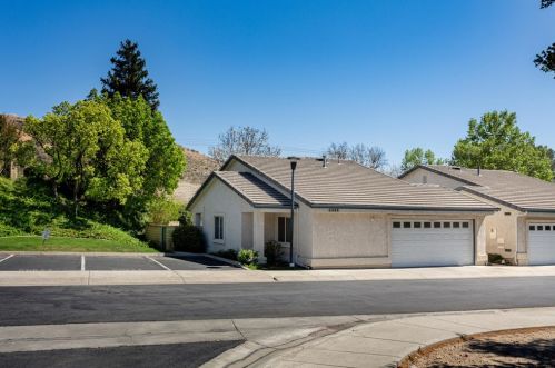 6088 Nevelson Ln, Simi Valley, CA 93063-3753