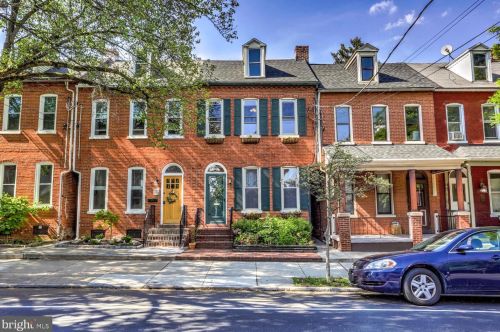 521 Walnut St, Lancaster PA  17603-3305 exterior