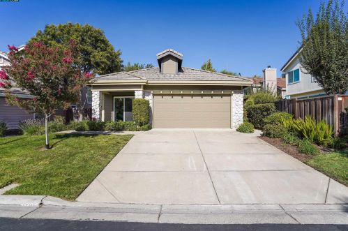 1155 Moccasin Ct, Clayton, CA 94517-1246