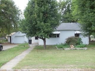 610 Coxspur St, Zeigler, IL 62999-1011