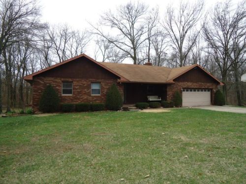3934 Hester Ln, Salem, IL 62881-6657