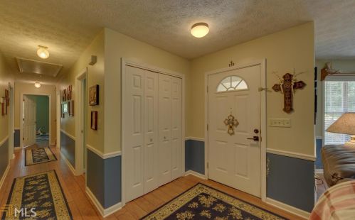156 Cedar Ridge Dr, Toccoa, GA 30577-8688