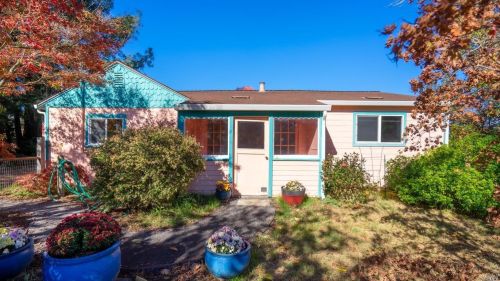 302 Hutchins Ave, Sebastopol, CA 95472-4567