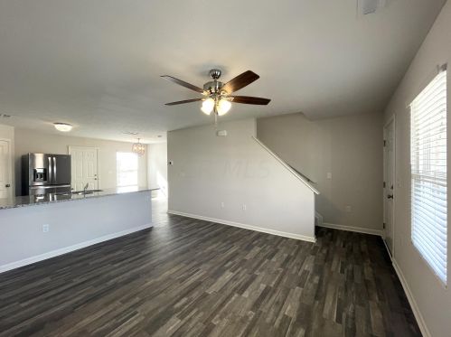 1881 Erika Dr, Springfield OH  45503-5883 exterior