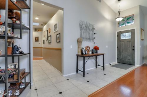 1267 Fitzgerald Rd, Simi Valley CA 93065-4480 exterior