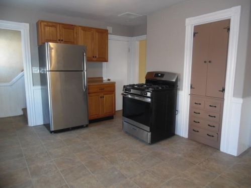 90 Main St, Warren, RI 02885-4311