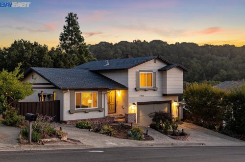 3455 Skyline Dr, Hayward, CA 94542-2619
