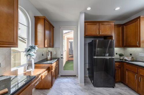 39 Tall Oak, Irvine CA  92603-4213 exterior