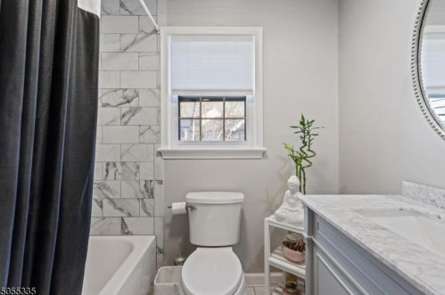 64 Goldfinch Dr, Hackettstown NJ  07840 exterior