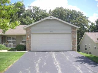 2422 Arnold Ave, Rockford, IL 61108-8190