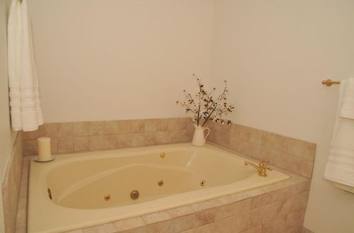 2475 Circlewood Rd, Atlanta GA  30345-1949 exterior