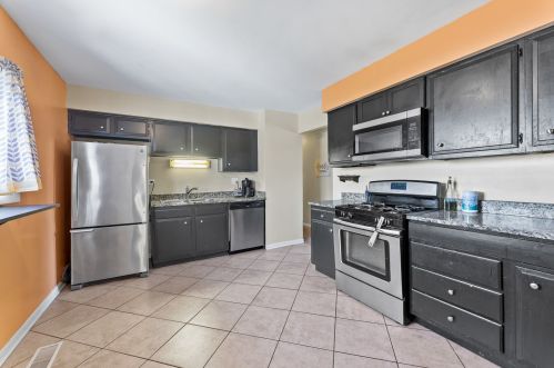 338 Stafford Way, Lemont IL  60440-2128 exterior
