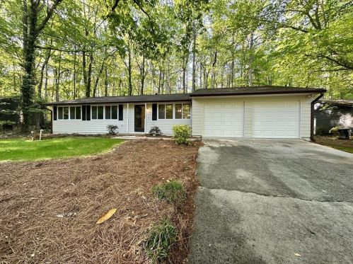 3705 Somerset Dr, Marietta, GA 30064-1635