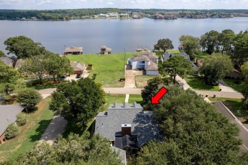 9796 Shr Dr, Conroe TX  77318-6652 exterior