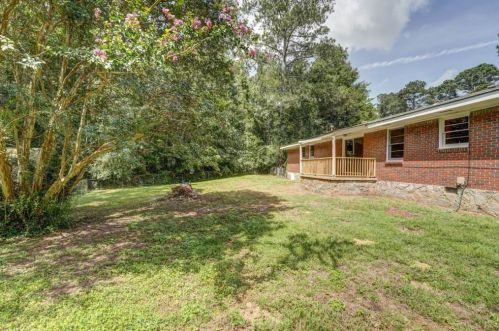 2708 Lakeview Dr, Conyers GA  30094-4944 exterior