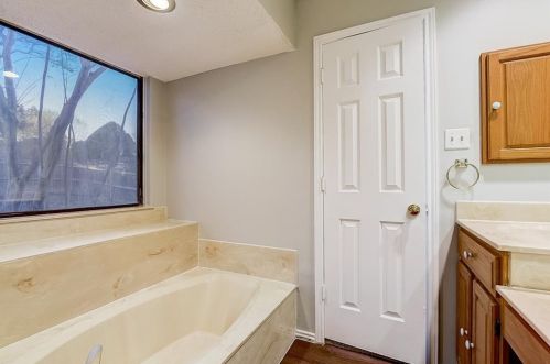 3019 Cemetery Hl Rd, Carrollton TX 75007-5651 exterior