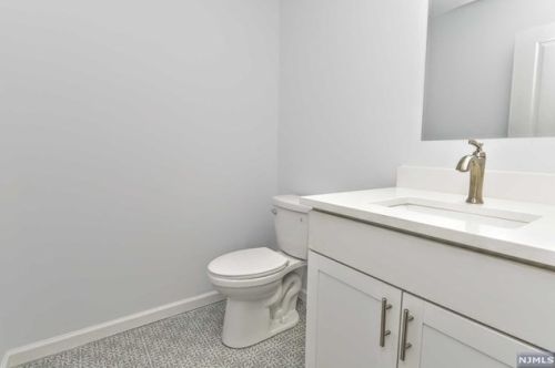 515 Anderson Ave, Wood-Ridge NJ  07075-2309 exterior