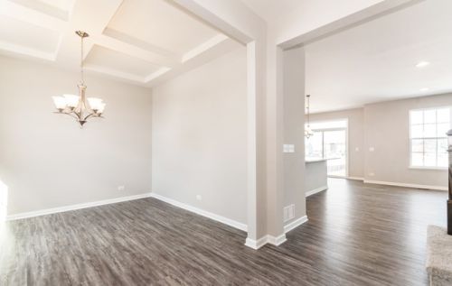 216 Barry Rd, South Elgin, IL 60177-2204