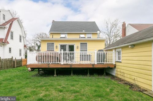 320 Chestnut St, Tavistock NJ 08033-1810 exterior