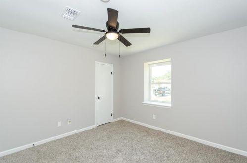 9813 Wren Ct, Conroe TX  77385-3729 exterior