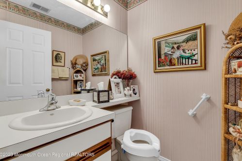 181 Old Orch Ln, Tinton Falls NJ 07712-2570 exterior