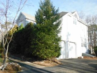 26 Tuscany Dr, Jackson Twp, NJ 08527-3168