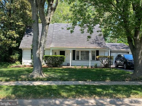 75 Holbrook Ln, Willingboro, NJ 08046-1847