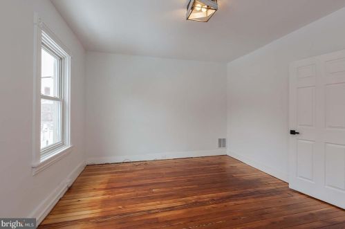 535 Strawberry St, Lancaster PA  17602-4466 exterior