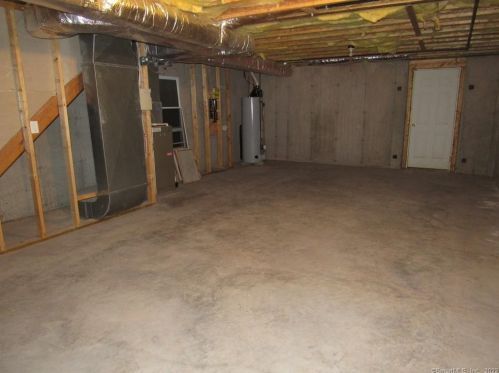 10 Sycamore Way, Wallingford CT  06492-4381 exterior