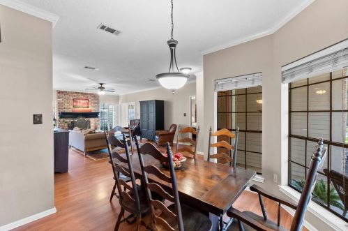 206 Deep Dl Ln, Conroe TX  77304-7208 exterior