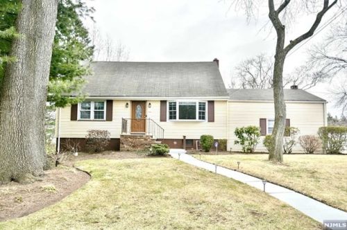 195 Summit Ave, N Milford, NJ 07646-1748