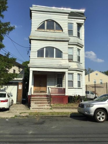 104 21st St, Irvington, NJ 07111-4557