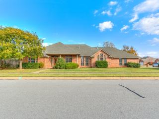 321 Towry Dr, Norman, OK 73069-9607