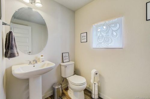 8849 55th Ave, Denver CO  80238 exterior