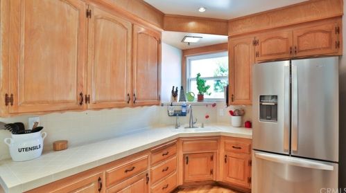 227 Western Ave, Glendale CA  91201-2829 exterior