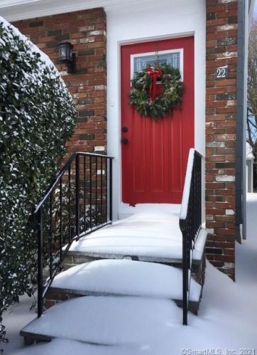 22 Beech St, Greenwich, CT 06830-5945