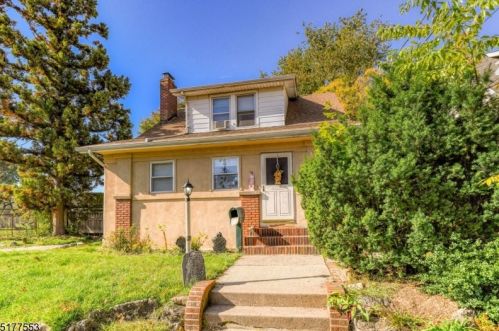 3 Totowa Ave, Paterson NJ  07502-2030 exterior